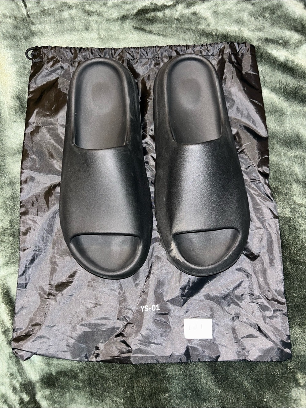 Yeezy YS-01 Slides in Black Onyx with Dust Bag -used condition- - Picture 14 of 14